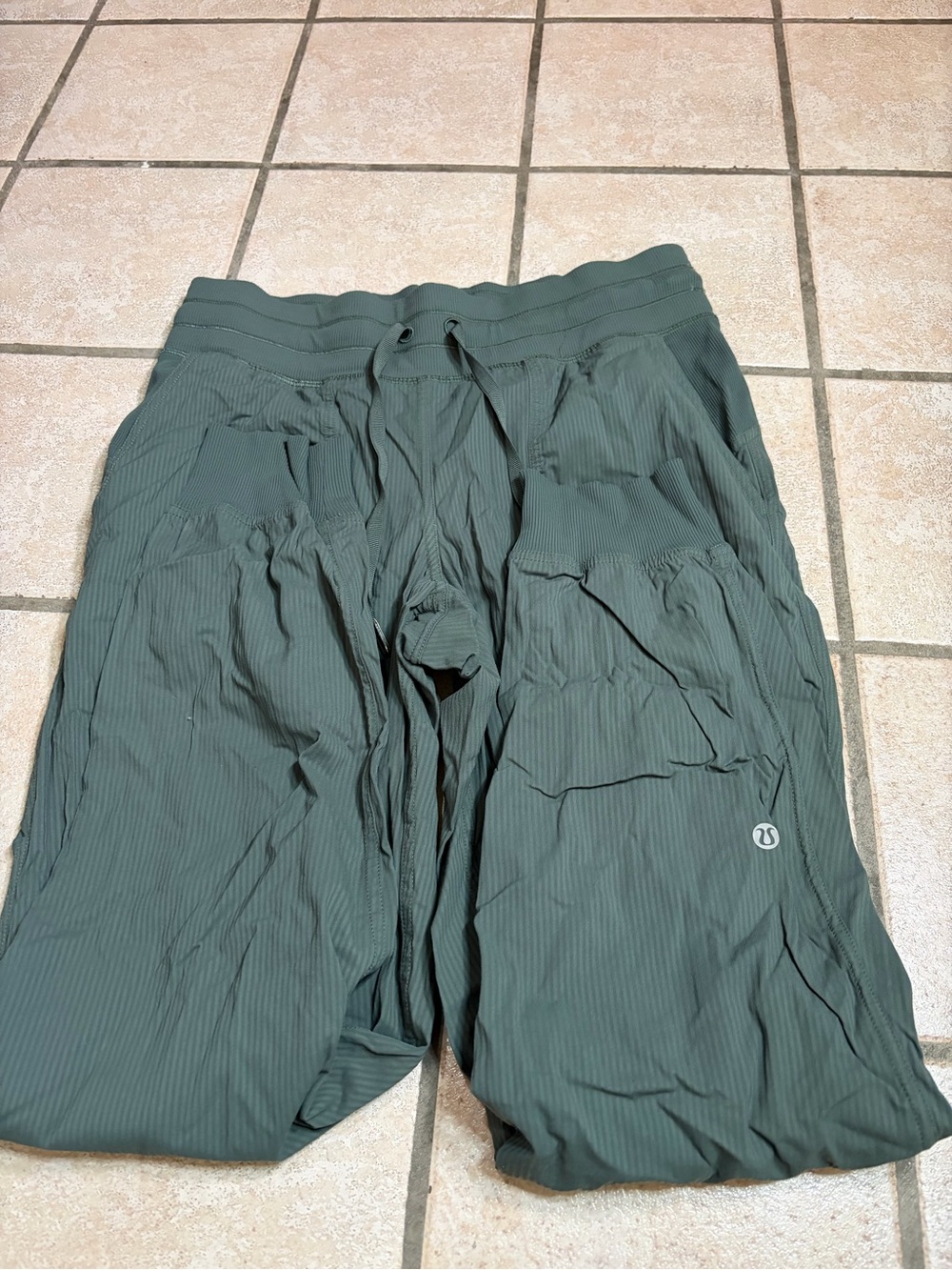 Lululemon Dance Studio Mid-Rise Jogger 29” Full Length (Dark Forest) Size 6 - Picture 3 of 10